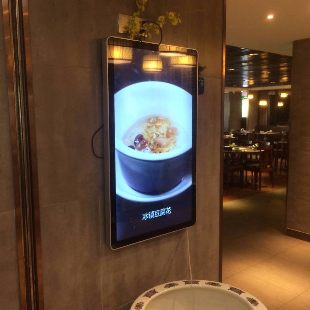 The value of wall mounted digital signage in brand chain stores